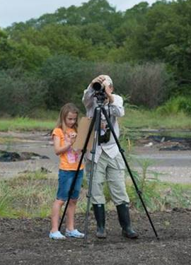 Citizen scientists collecting data in the field. Photo by J. Sánchez